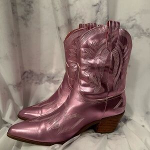 Stunning pink metallic cowboy boots🩷